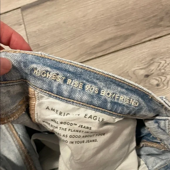American Eagle Outfitters Ripped Light Blue High-Rise 90’s Boyfriend Jeans - Picture 7 of 9